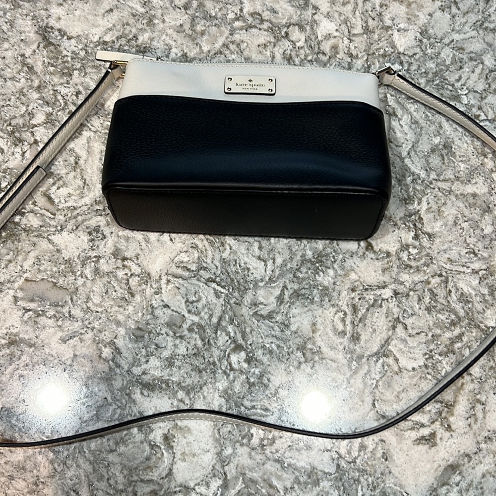 Kate Spade Crossbody - Picture 2 of 10